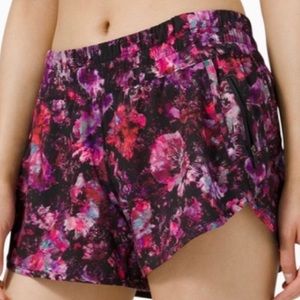 Lululemon Tracker Low Rise Short 4" Lined
